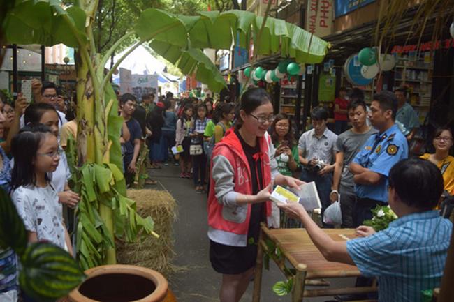 Đầu năm gặp nhà văn amp;#34;bạc tỷamp;#34; Nguyễn Nhật Ánh - 4