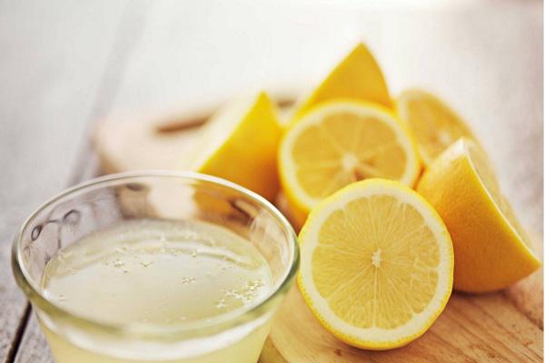 Đánh bay vết ố trên ấm chén ngày Tết chỉ trong amp;#34;một nốt nhạcamp;#34; với cafe, cát, kem đánh răng,... - 2
