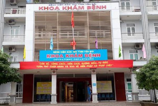 Bị nhắc nhở không được trèo lan can quay phim, chồng sản phụ đánh bác sĩ mổ đẻ cho vợ - 1
