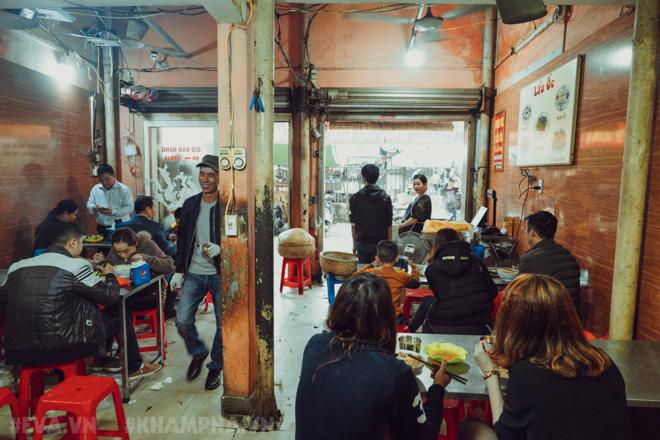 Dạo một vòng Hà Nội khảo giá bún ốc đầu năm, đắt đỏ nhưng vẫn nườm nượp khách - 5