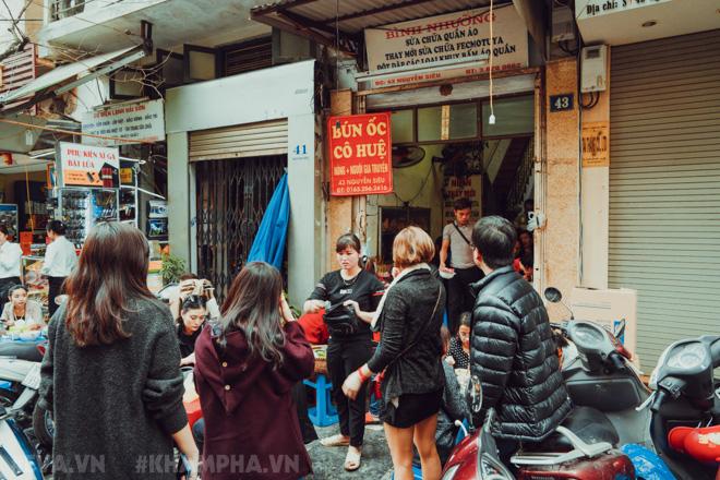 Dạo một vòng Hà Nội khảo giá bún ốc đầu năm, đắt đỏ nhưng vẫn nườm nượp khách - 3