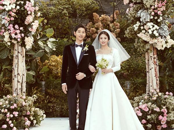 Xuýt xoa trước món quà Song Joong Ki tặng Song Hye Kyo, khen bà xã amp;#34;đẹp nhất giải ngân hàamp;#34; - 4