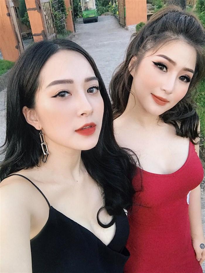 Hương Tràm khoe em gái họ mặt xinh, dáng đẹp không thua gì chị! - 2