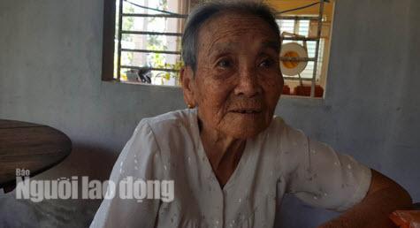 Mẹ già chết ngất khi thấy con trai bất ngờ trở về nhà sau 33 năm làm đám giỗ - 3