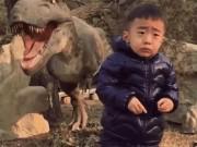 Làm mẹ - Cười bò với cậu nhóc "siêu ngầu": Sợ khủng long tái mặt nhưng thấy máy ảnh vẫn phải đẹp trai