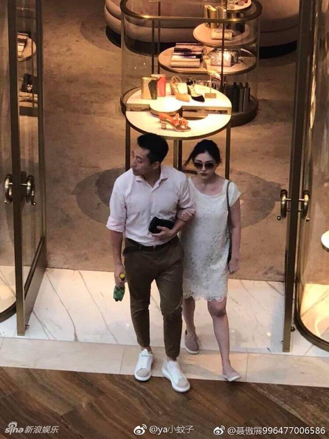 Ngôi sao 24/7: Chẳng mặn mà, tỷ phú sòng bài đưa vợ về quê ăn Tết cho amp;#34;tròn nghĩa vụamp;#34; - 7