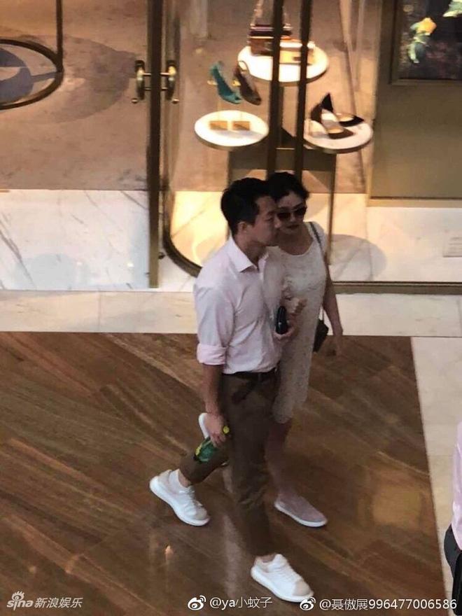 Ngôi sao 24/7: Chẳng mặn mà, tỷ phú sòng bài đưa vợ về quê ăn Tết cho amp;#34;tròn nghĩa vụamp;#34; - 8