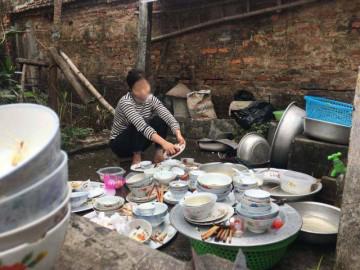 Ám ảnh ác mộng rửa bát 5 ngày Tết ở nhà chồng