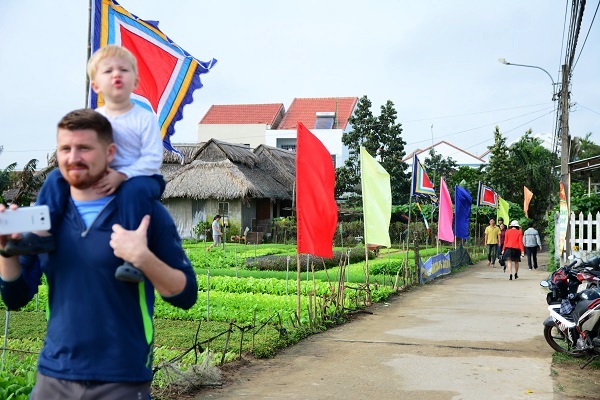 Quảng Nam: Lễ Cầu Bông tại làng rau sạch 500 tuổi nức tiếng đất Quảng - 1