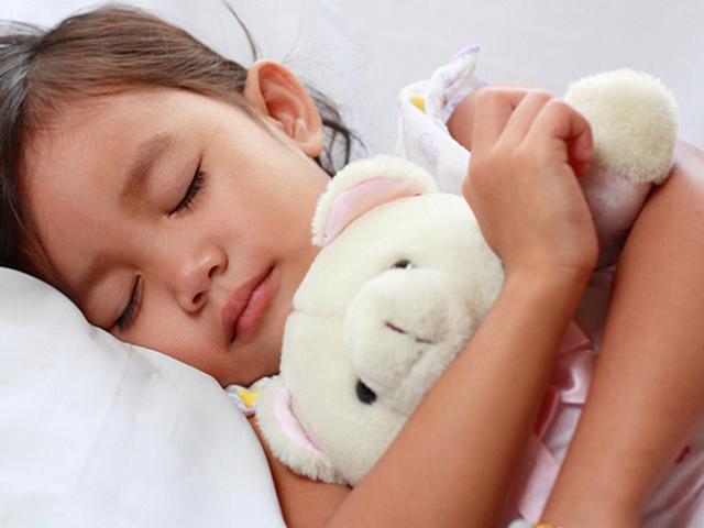 3 lợi ích tuyệt vời khi trẻ ngủ trước 9 giờ tối - 1