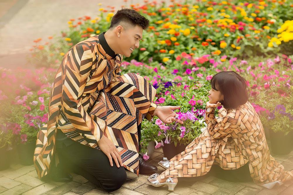 Không chỉ các người đẹp mà ngay cả mỹ nam Vbiz cũng diện áo dài du xuân - 8