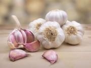 Sức khỏe - 10 tác dụng phụ không ngờ của tỏi sống đối với sức khỏe