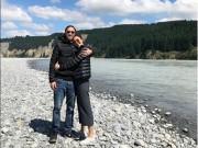 Làng sao - Vợ chồng Tăng Thanh Hà ngày càng tình cảm sau khi cô mang thai em bé thứ 3