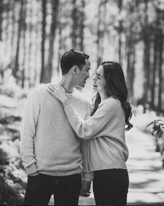 Vợ chồng Tăng Thanh Hà ngày càng tình cảm sau khi cô mang thai em bé thứ 3 - 4