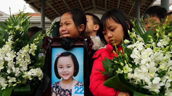 Lần cuối bé gái 7 tuổi hiến giác mạc amp;#34;mở mắtamp;#34; là cả cộng đồng khóc, tự hào về em - 2