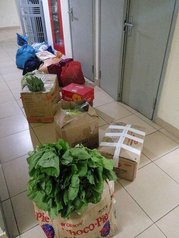 Trở về thành phố sau Tết, dân mạng Việt hớn hở khoe amp;#34;núi thực phẩmamp;#34; được bố mẹ gửi theo - 1