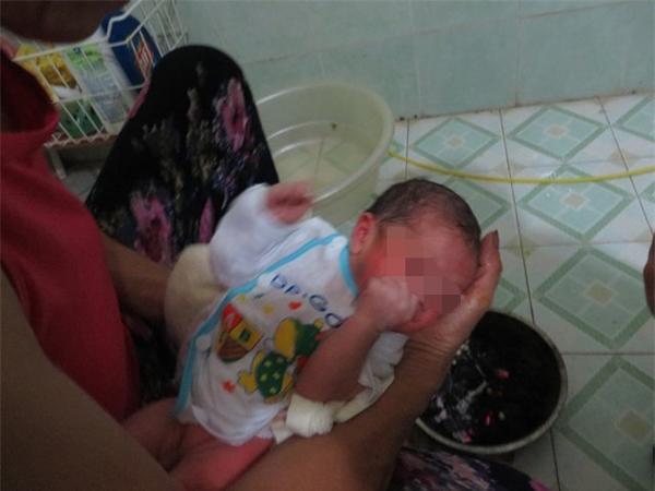 Có nên hơ than sau sinh? - Câu hỏi amp;#34;cũ ríchamp;#34; nhưng vẫn gây nhiều tranh cãi - 4