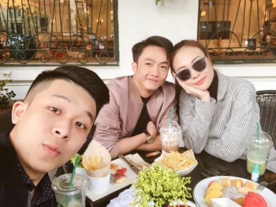 Cường Đôla - Đàm Thu Trang dính lấy nhau không rời sau khi về quê ăn Tết - 1