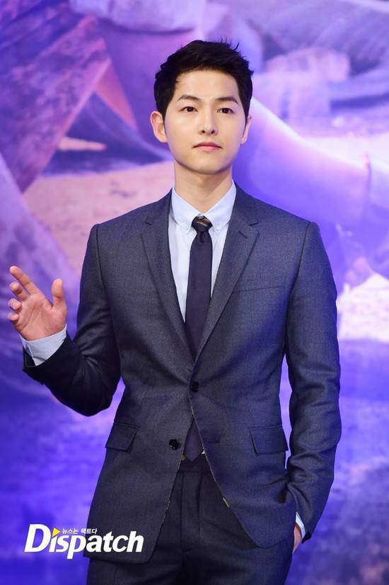 amp;#34;Lão hóa ngượcamp;#34; là có thật: Song Joong Ki lấy vợ nhưng nhìn lúc nào cũng trẻ như học sinh - 2