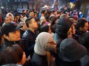 Tin tức - 5h sáng, hàng trăm người đã háo hức xếp hàng mua vàng trong ngày Vía Thần Tài