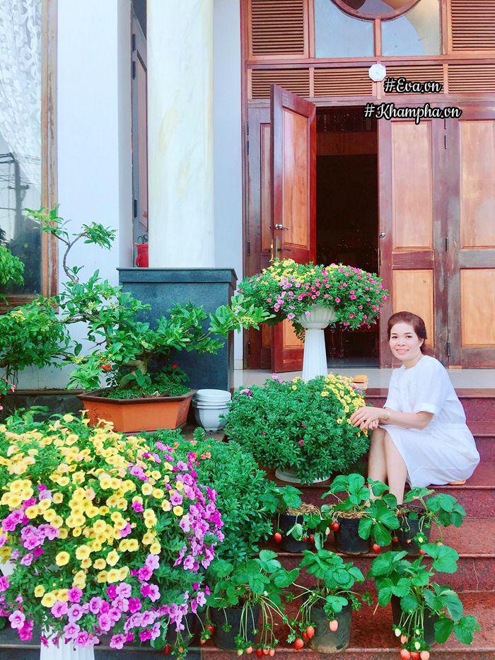 Ngẩn ngơ trước vườn hoa dạ yến thảo rực sắc trước sân nhà của bà mẹ xứ Huế mộng mơ - 17