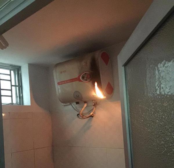 Thêm một vụ cháy bình nóng lạnh khi quên tắt lúc sử dụng: Đừng đùa với thần chết! - 1