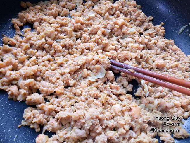 Canh tôm chua nóng hổi vừa ăn vừa thổi ngày lạnh - 10