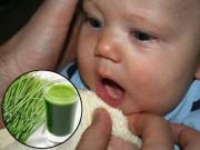 Làm mẹ - Đếm đúng 100 ngày tưa nước lá hẹ vào nướu, trẻ mọc răng sẽ không bị sốt?