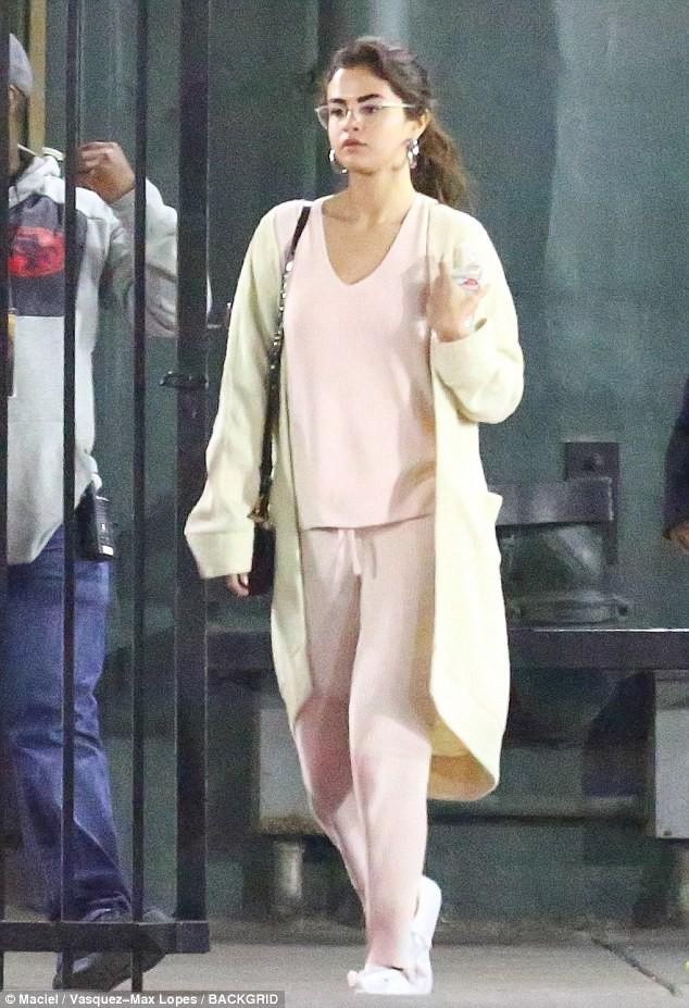 Ngôi sao 24/7: Ai cũng nói Phạm Băng Băng có thần thái mà quên Angelababy cũng rất xuất chúng - 8