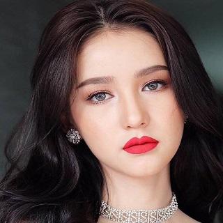 Yoshi Rinrada Thurapan: Thần tiên tỉ tỉ Thái Lan dự thi Hoa hậu chuyển giới