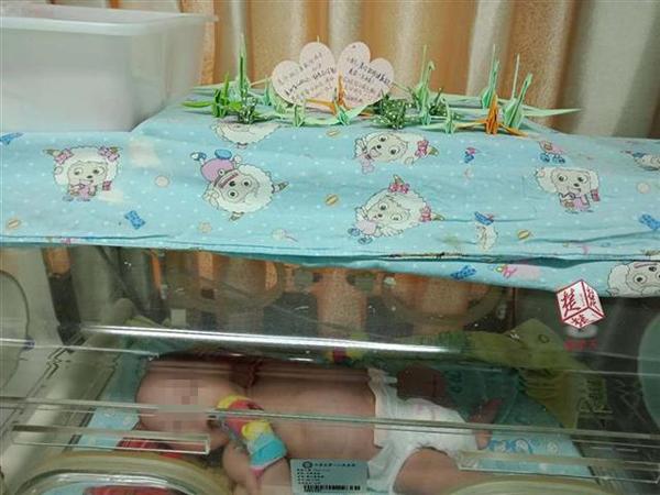 Bà mẹ gây phẫn nộ khi nhập viện đẻ rồi bỏ lại đứa con bị giang mai bẩm sinh - 2