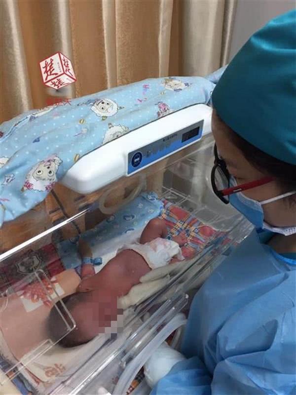 Bà mẹ gây phẫn nộ khi nhập viện đẻ rồi bỏ lại đứa con bị giang mai bẩm sinh - 1