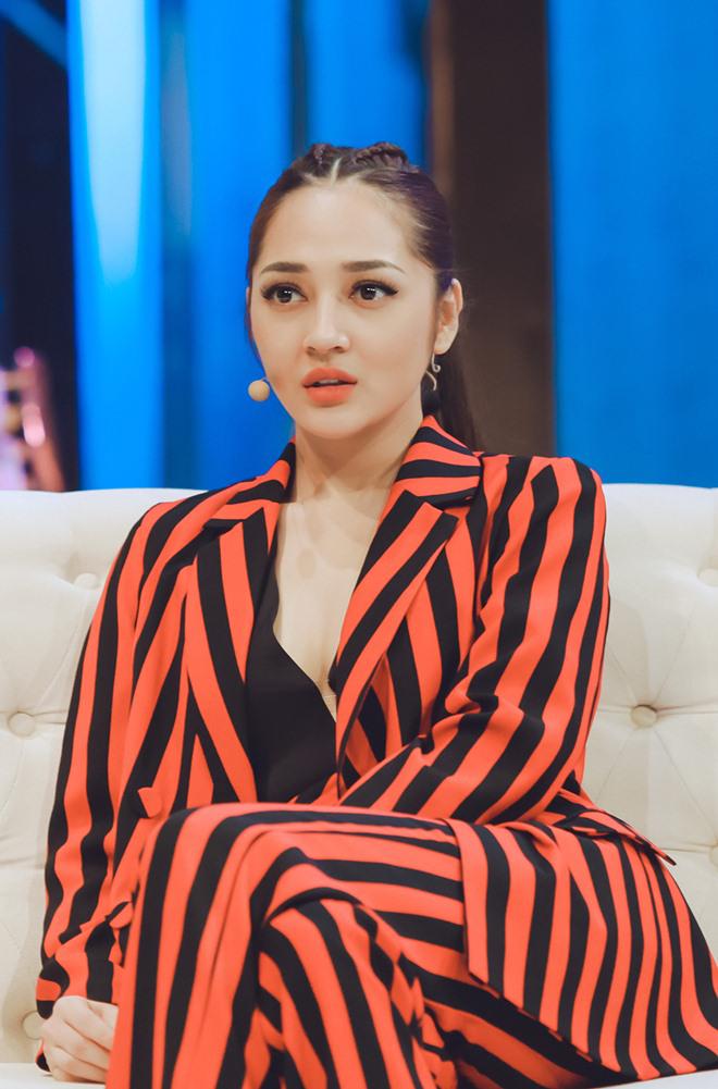 Bảo Anh: amp;#34;Bố mẹ chia tay vì người phụ nữ khác nên tôi cẩn trọng khi yêuamp;#34; - 10