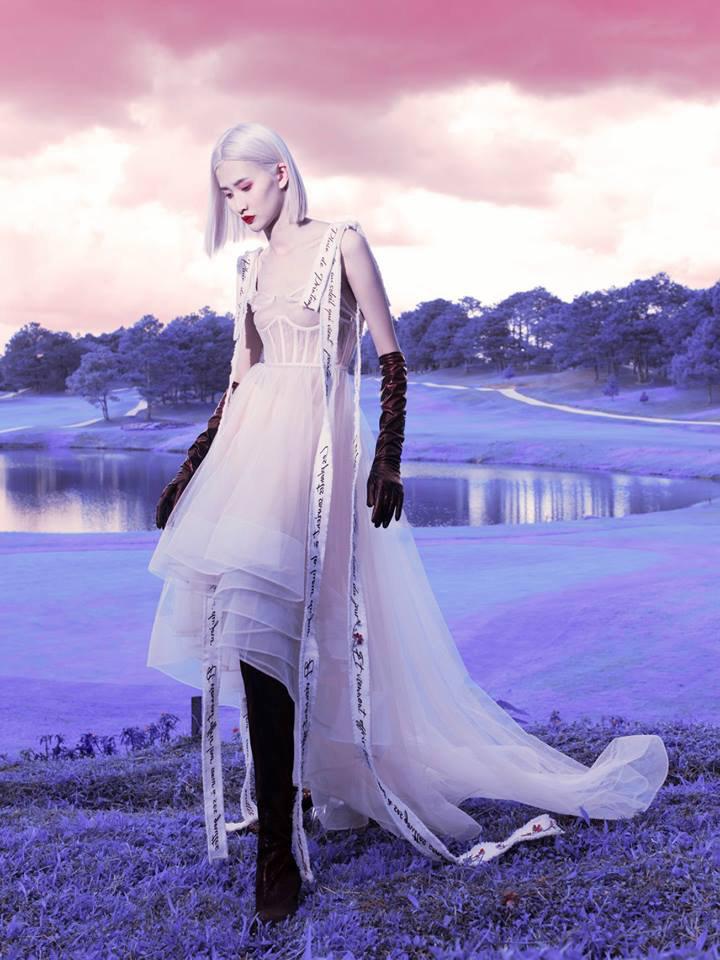 Hơn Kỳ Duyên 14 tuổi, Lý Nhã Kỳ vẫn trẻ trung như hai chị em khi đụng váy - 9