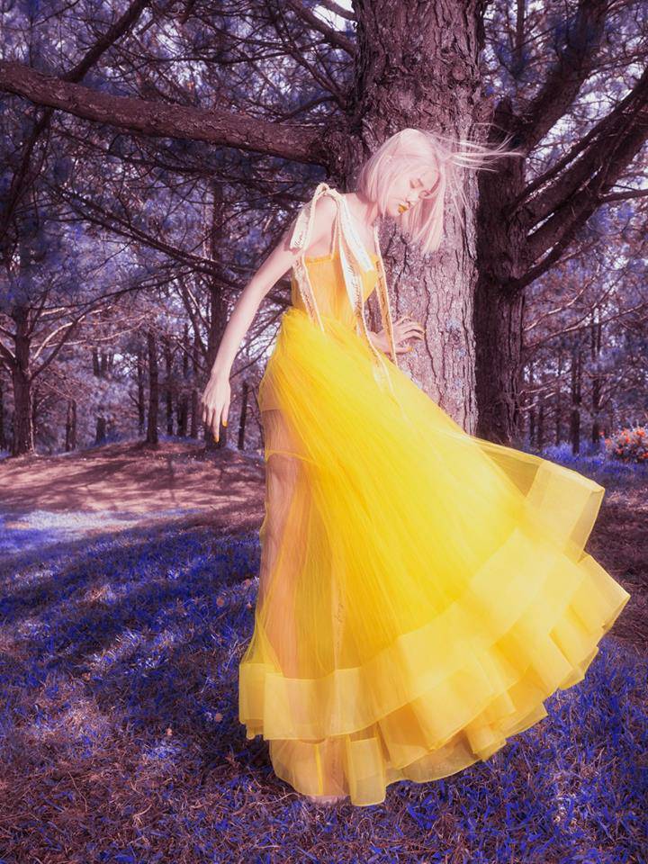 Hơn Kỳ Duyên 14 tuổi, Lý Nhã Kỳ vẫn trẻ trung như hai chị em khi đụng váy - 4