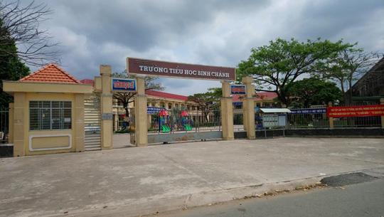 Làm học sinh sợ đến trường, một giáo viên phải quỳ gối xin lỗi phụ huynh - 1
