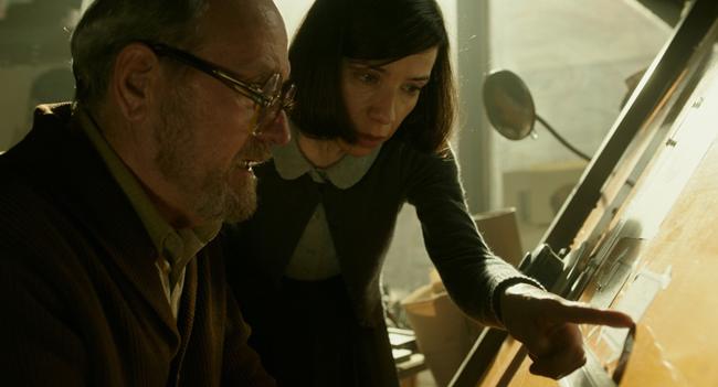 Người đẹp và thủy quái: Bản tình ca dành cho những số phận sống bên lề xã hội - 1