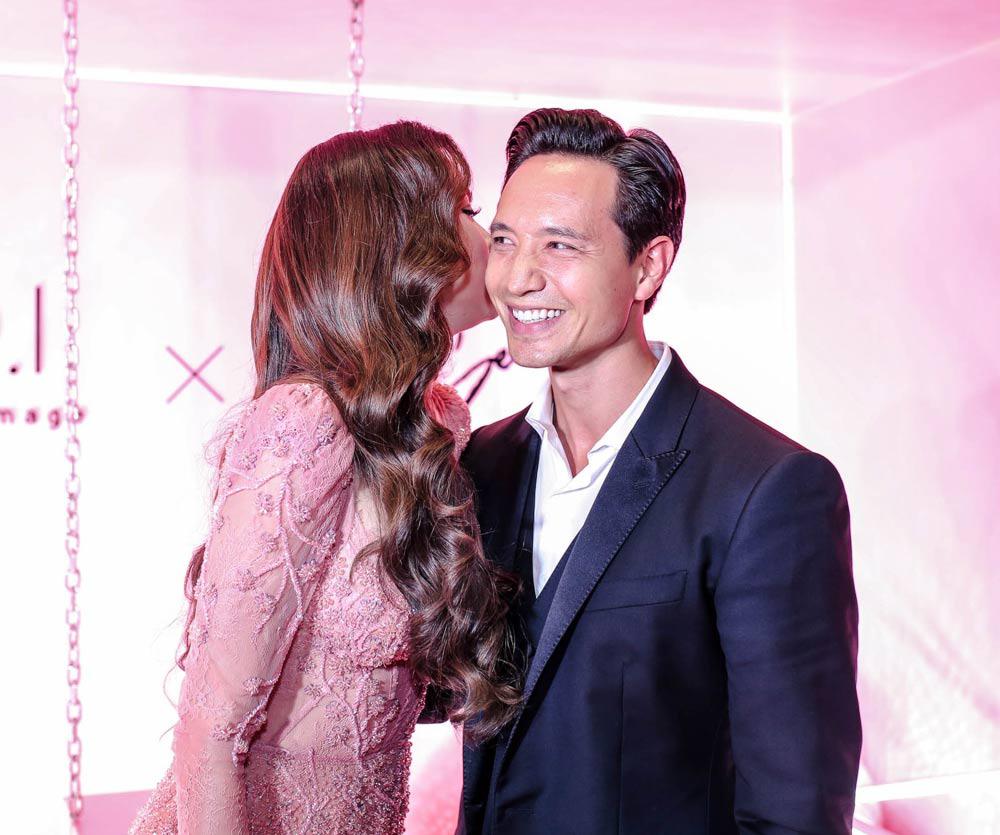 Diện váy xuyên thấu xẻ bạo, Hồ Ngọc Hà tự tin hôn Kim Lý thắm thiết - 6