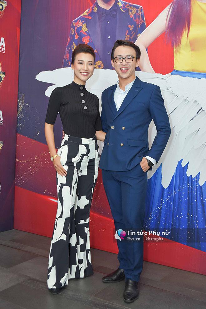 Hoàng Oanh bất ngờ tiết lộ về amp;#39;mối tình đầuamp;#39; điển trai khi cùng xuất hiện tại sự kiện - 1