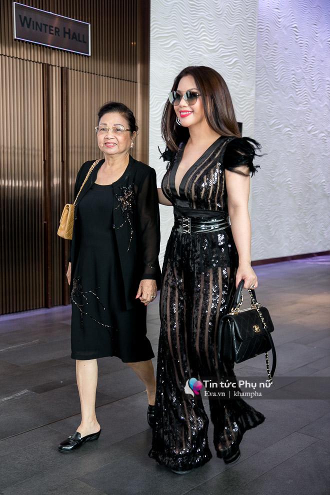 Hoàng Oanh bất ngờ tiết lộ về amp;#39;mối tình đầuamp;#39; điển trai khi cùng xuất hiện tại sự kiện - 7