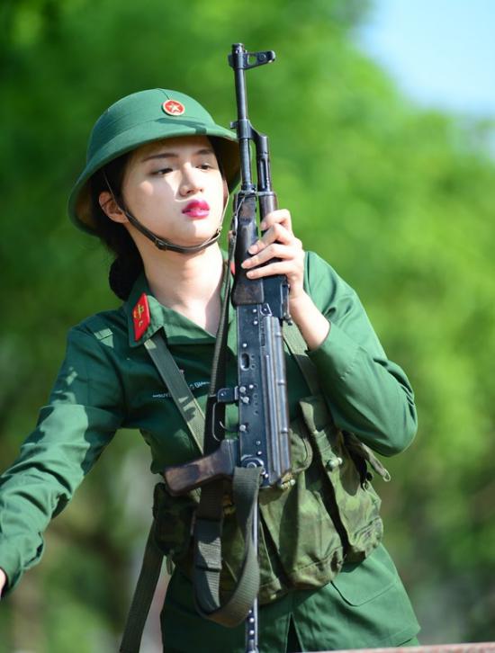 Đâu chỉ xinh đẹp - biết ca hát, Hương Giang Idol còn cực đa-zi-năng, sở hữu amp;#34;hàng táamp;#34; tài lẻ - 4