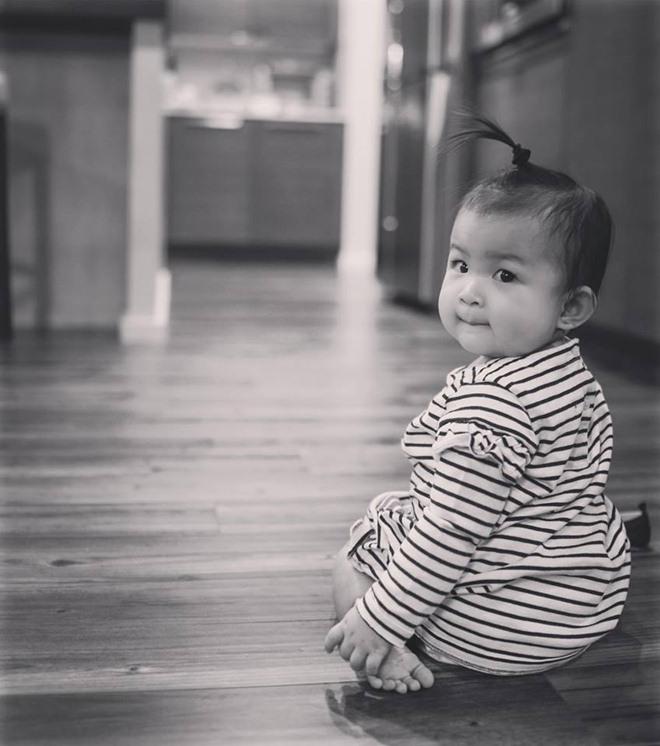 Sao Việt 24h: amp;#34;Bố bỉm sữaamp;#34; Lam Trường và vợ tự nấu xôi, nấu chè mừng sinh nhật con gái - 3