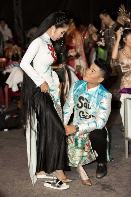 Sao Việt 24h: amp;#34;Bố bỉm sữaamp;#34; Lam Trường và vợ tự nấu xôi, nấu chè mừng sinh nhật con gái - 15