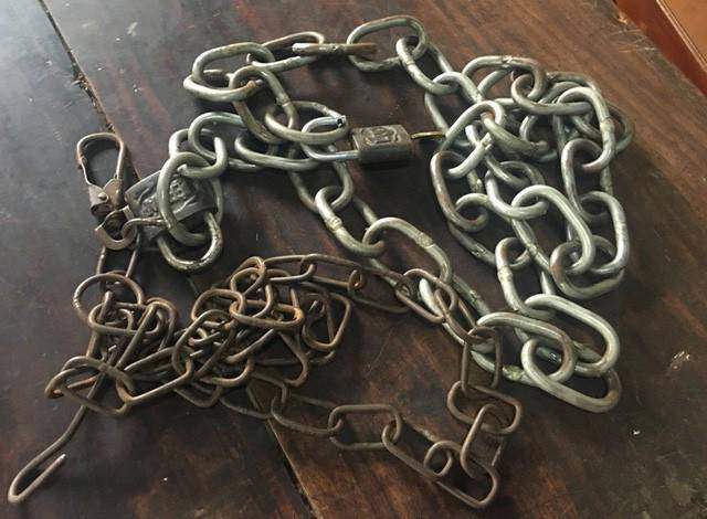 Đã có hình thức xử lý người chú xích cổ cháu ruột ở Thanh Hóa - 2