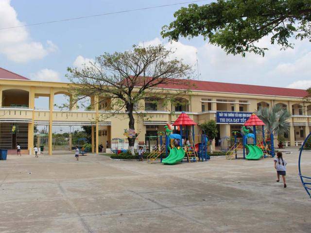 Từ chuyện phụ huynh bắt cô giáo quỳ xin lỗi: Thầy cô có thể sợ không dám phạt học sinh