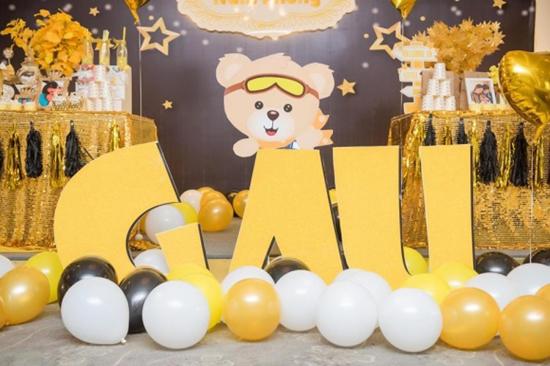 Người mẫu Trang Nhung lần đầu để lộ mặt con trai thứ 2 - 8