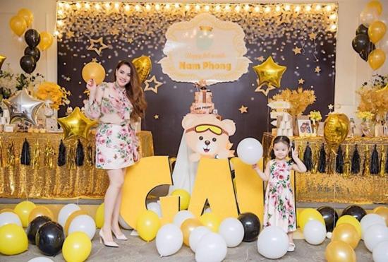 Người mẫu Trang Nhung lần đầu để lộ mặt con trai thứ 2 - 5