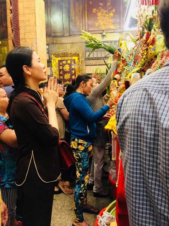 Sao Việt 24h: amp;#34;Mẹ đơn thânamp;#34; Hồng Quế thức trắng đêm trông con ốm - 9
