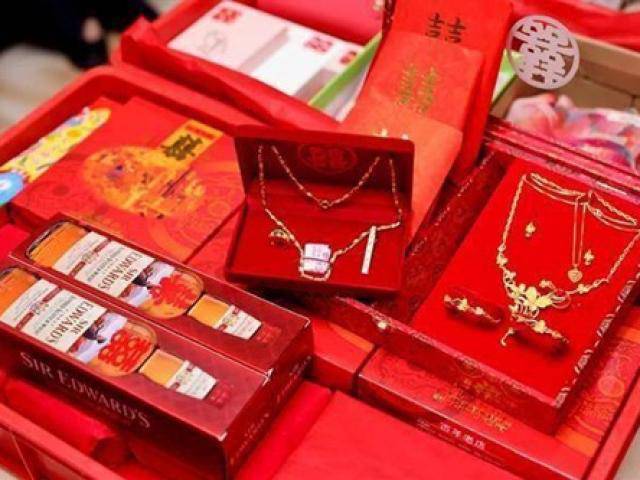 Bị nhà gái đòi tiền ngay trong đám cưới, chú rể tức giận hủy hôn