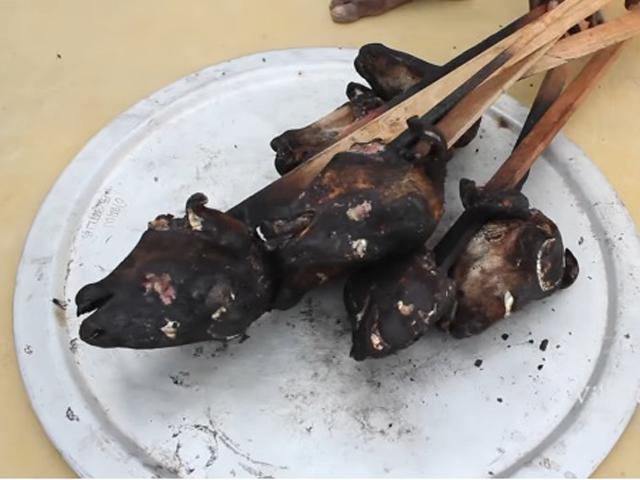 Kinh dị với món đầu dê khiến bất cứ ai cũng phải uốn lưỡi trước khi thưởng thức